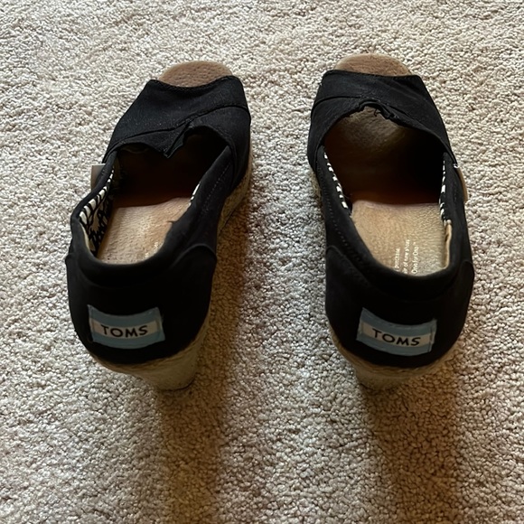 Toms Black Wedge Sandals - Picture 1 of 4